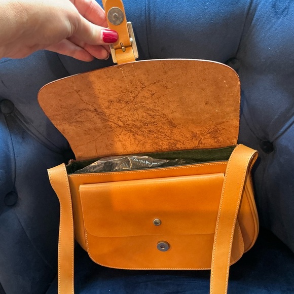 Francesco Biasia Tan Leather Crossbody Bag - Picture 4 of 12